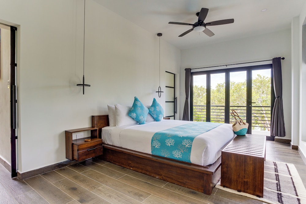 4 Bedrooms, Lagoon, House, 3 King Beds, Bunk Bed, with Pool