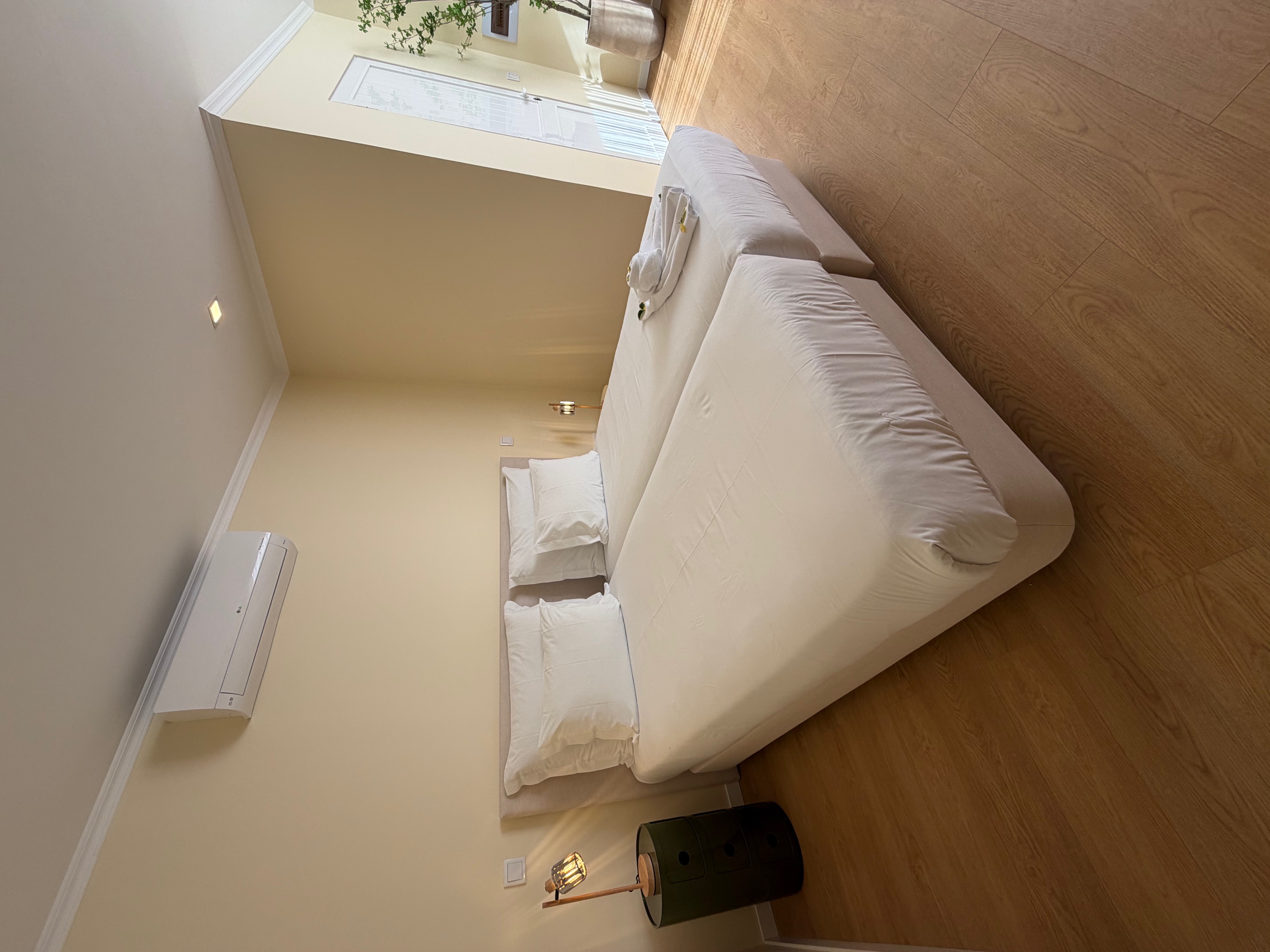 Room, Twin Beds