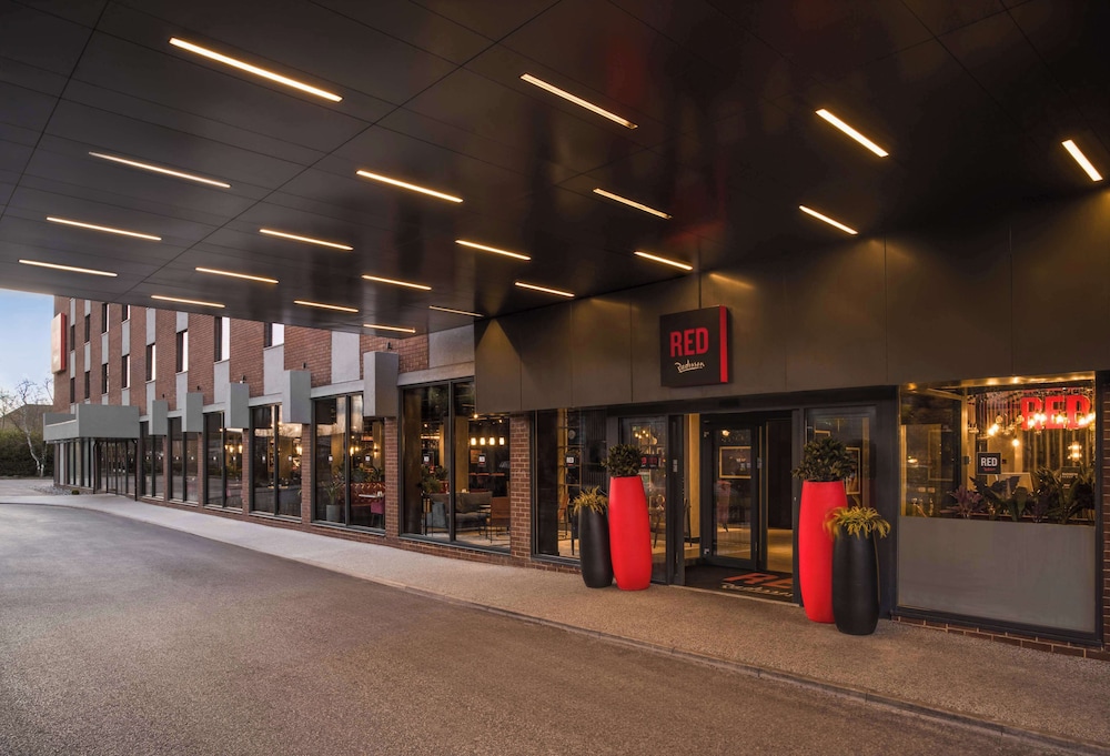 Radisson RED London Gatwick Airport 21/24