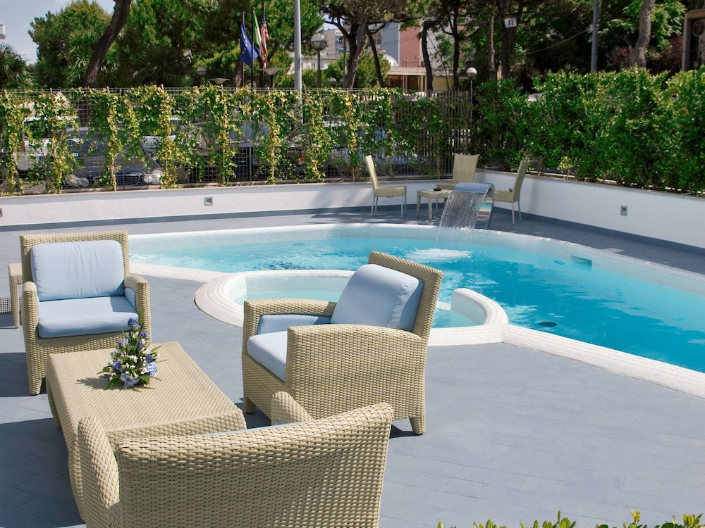 MERCURE RIMINI LUNGOMARE 11/71