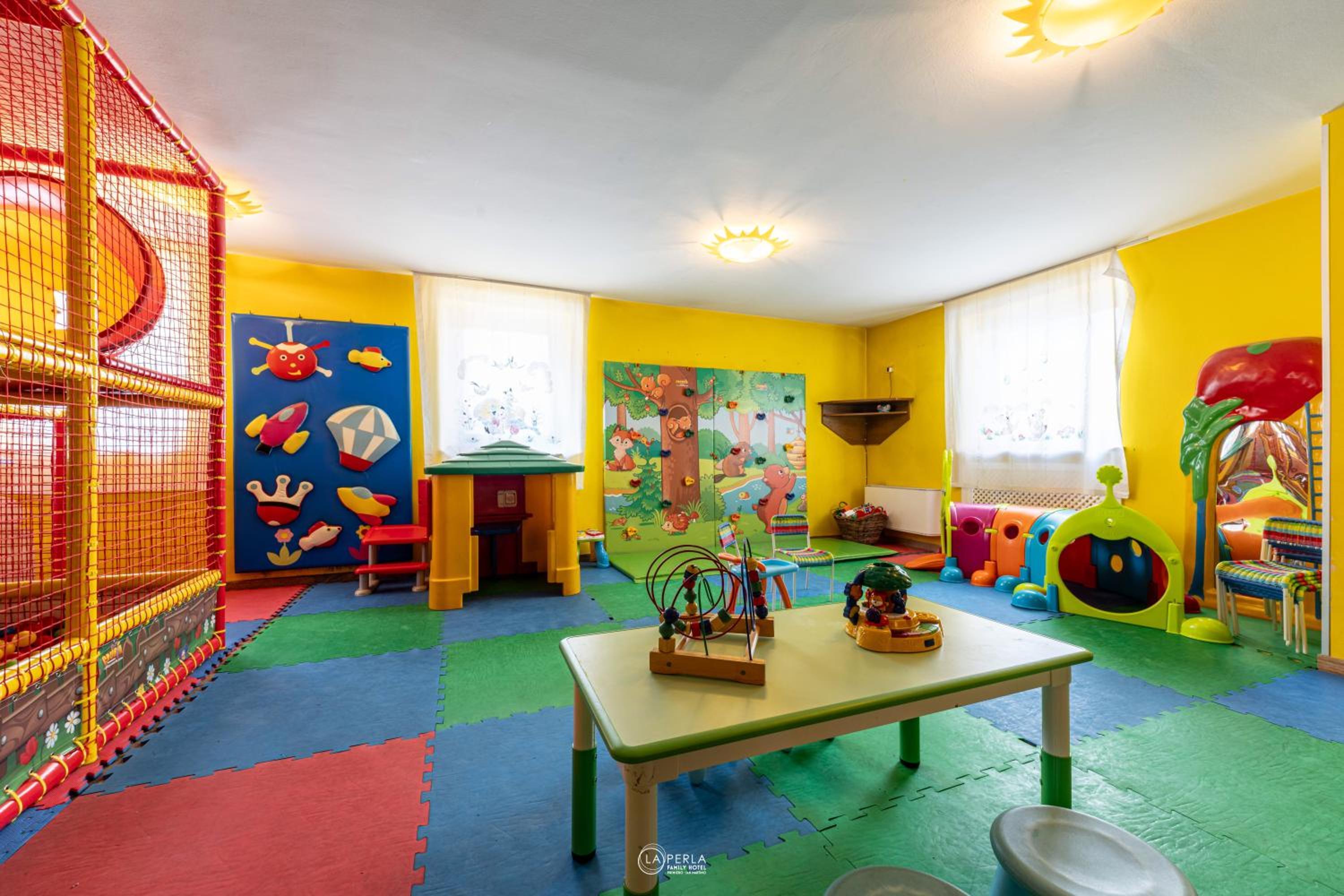 FAMILY HOTEL LA PERLA 41/53