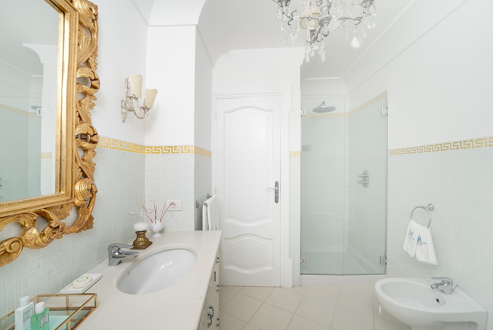 Villa Boheme Exclusive Luxury Suites 47/50