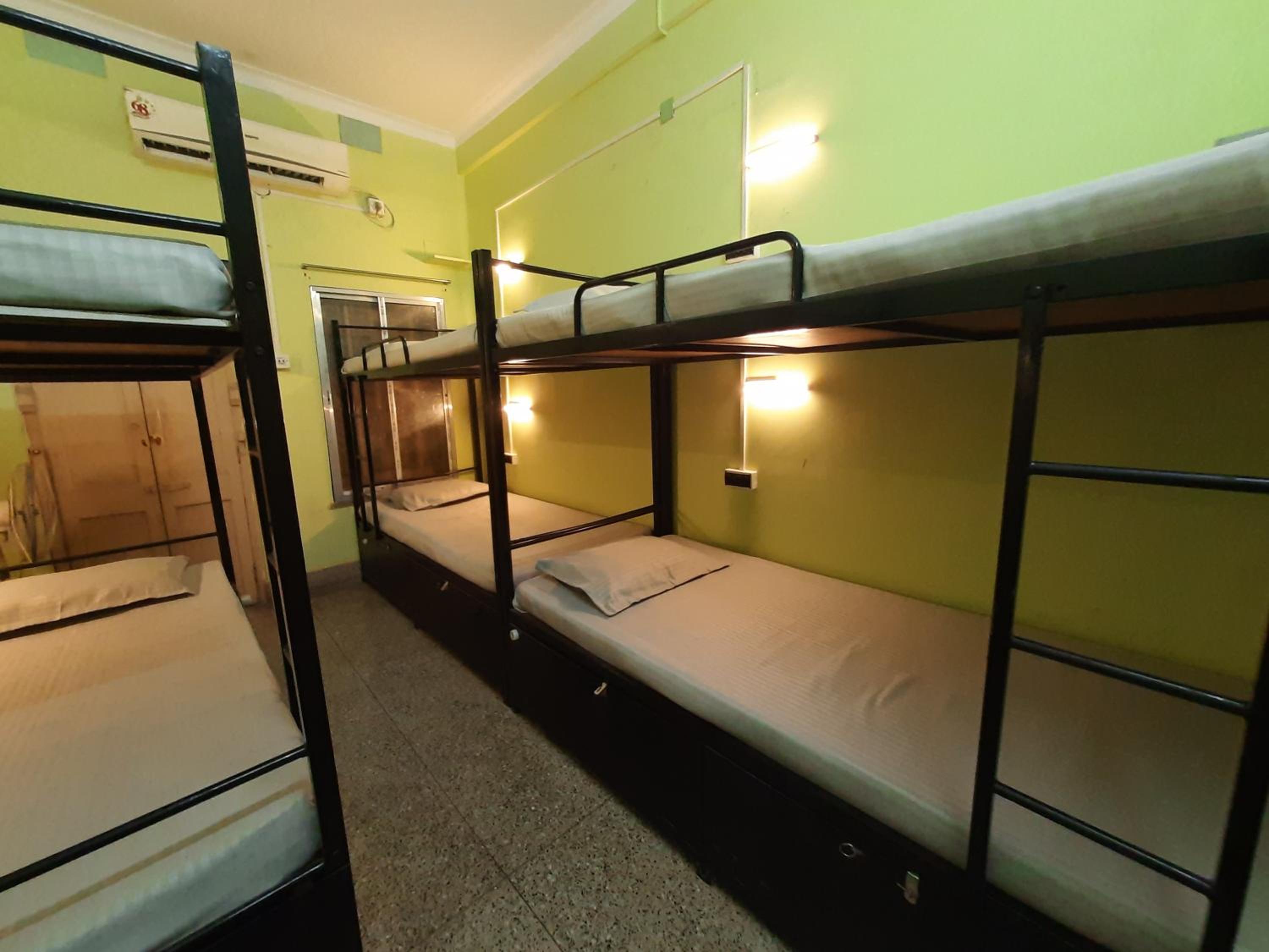Female Dorm, Female Only, 6 Beds