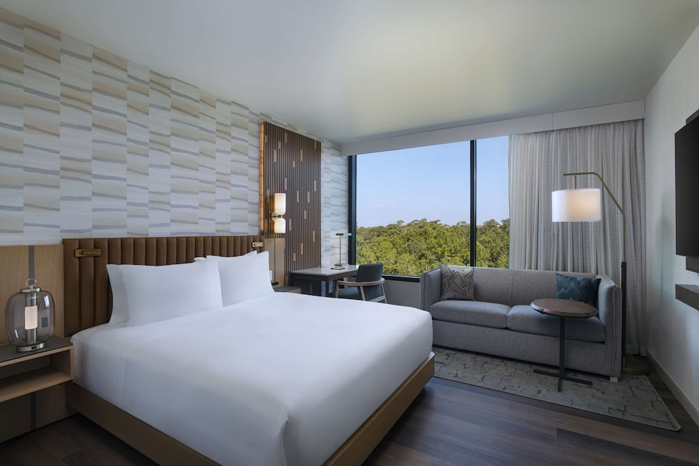 Hyatt Regency Conroe 9/45