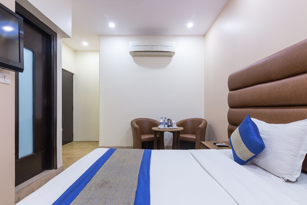 RUPAM HOTEL 33/72