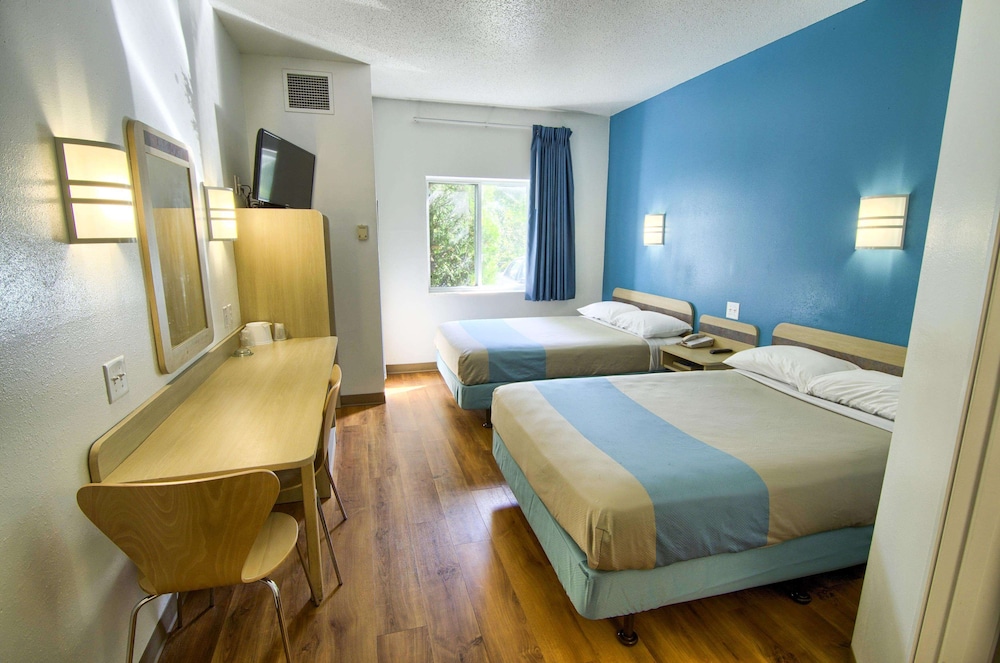 Standard, 2 Double Beds, Motel6 Portsmouth, NH 2/8