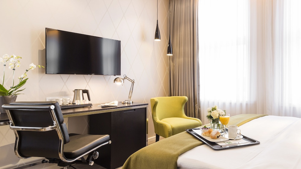 HOLIDAY INN DRESDEN - AM ZWINGER 65/77