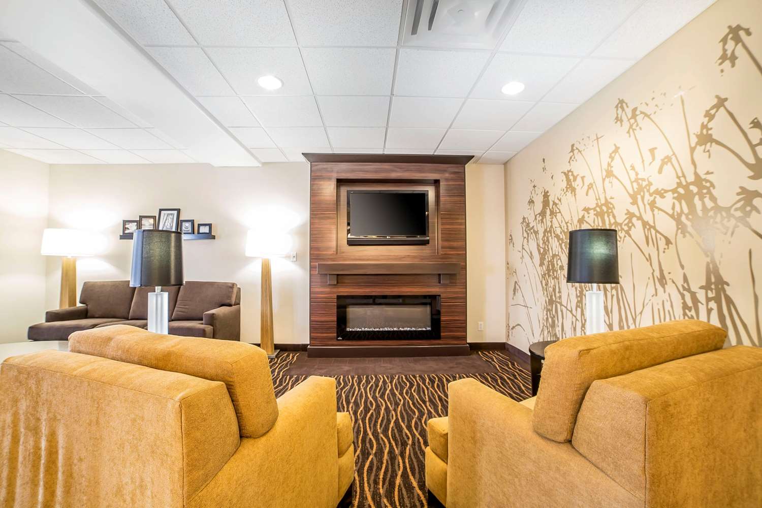 Sleep Inn and Suites Douglas, WY 25/39
