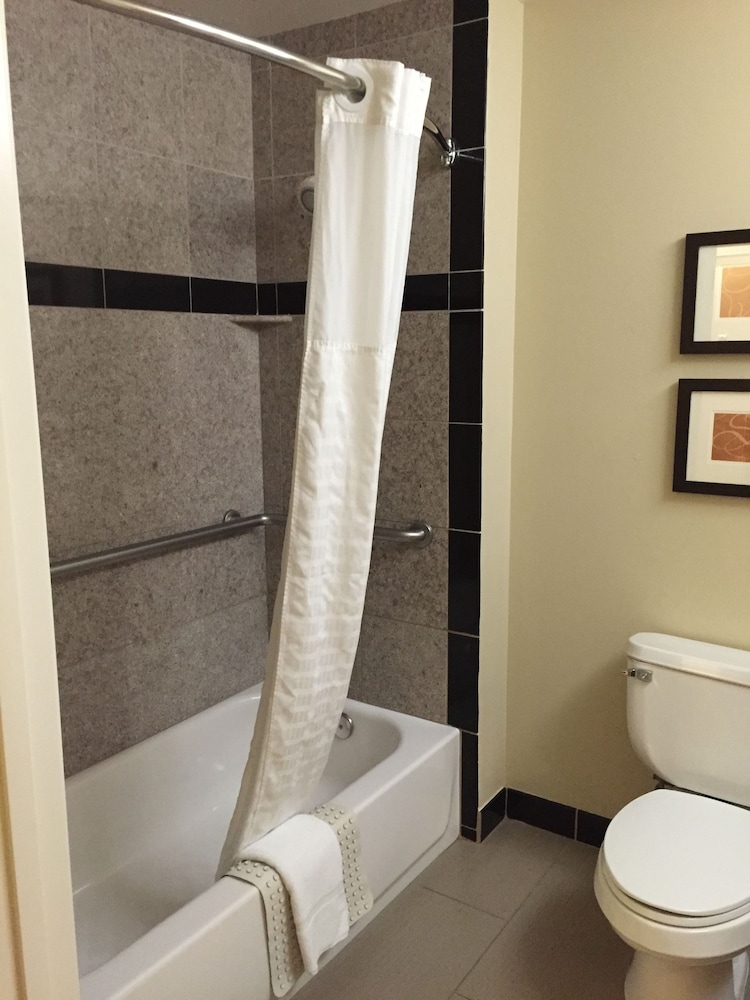Comfort Suites Victorville-Hesperia 52/56