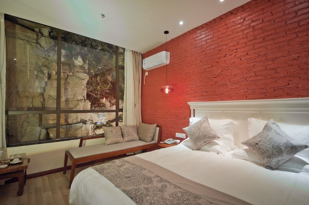 Guilin Crystal Crescent Moon Hotel 15/71