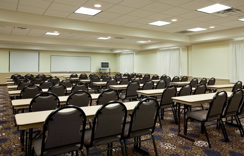 Holiday Inn Express Hotel and Suites La Porte 29/31
