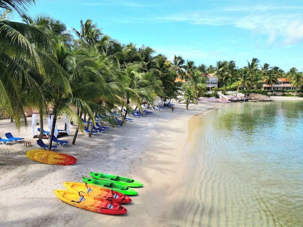 Coco Reef Resort & Spa 53/56