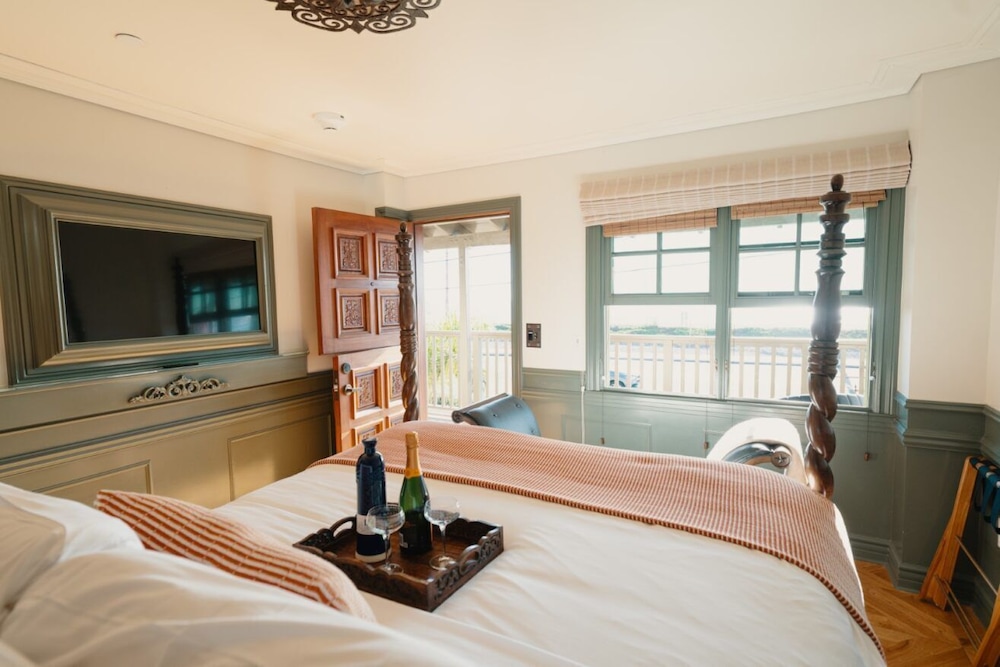 Capistrano Seaside Inn 15/50
