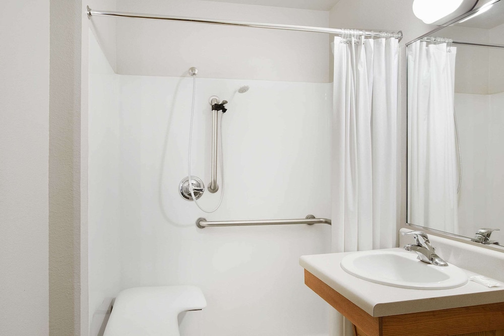 Woodspring Suites Fort Worth Forest Hill 18/21