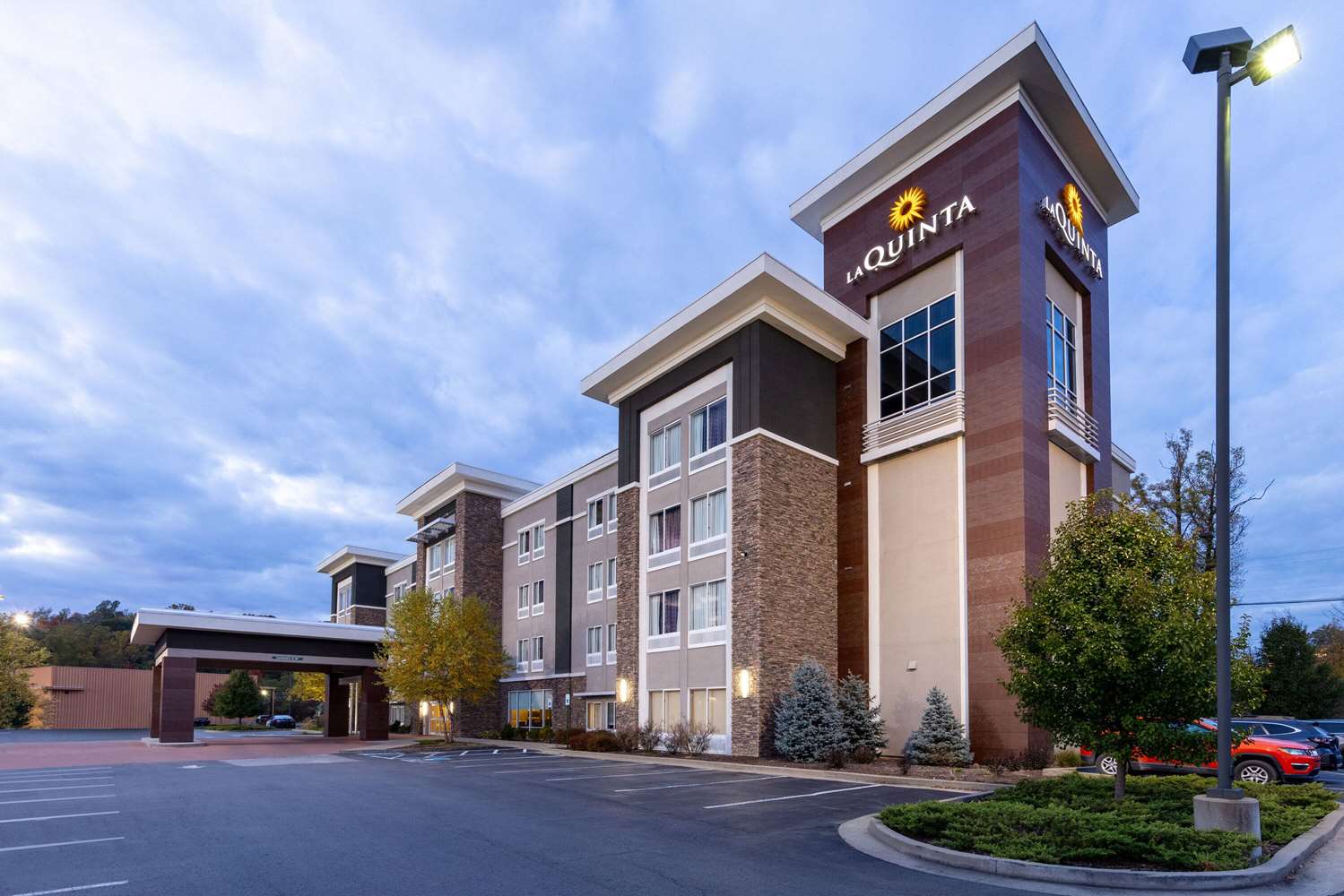 La Quinta Inn & Suites by Wyndham Morgantown 52/60