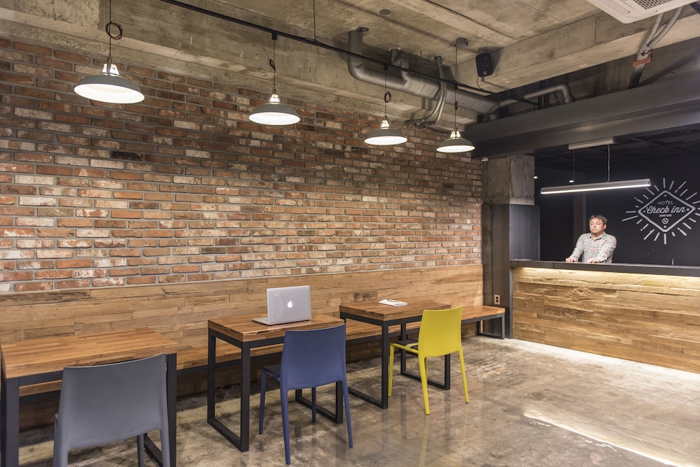 CHECK INN HOTEL JEJU 39/43
