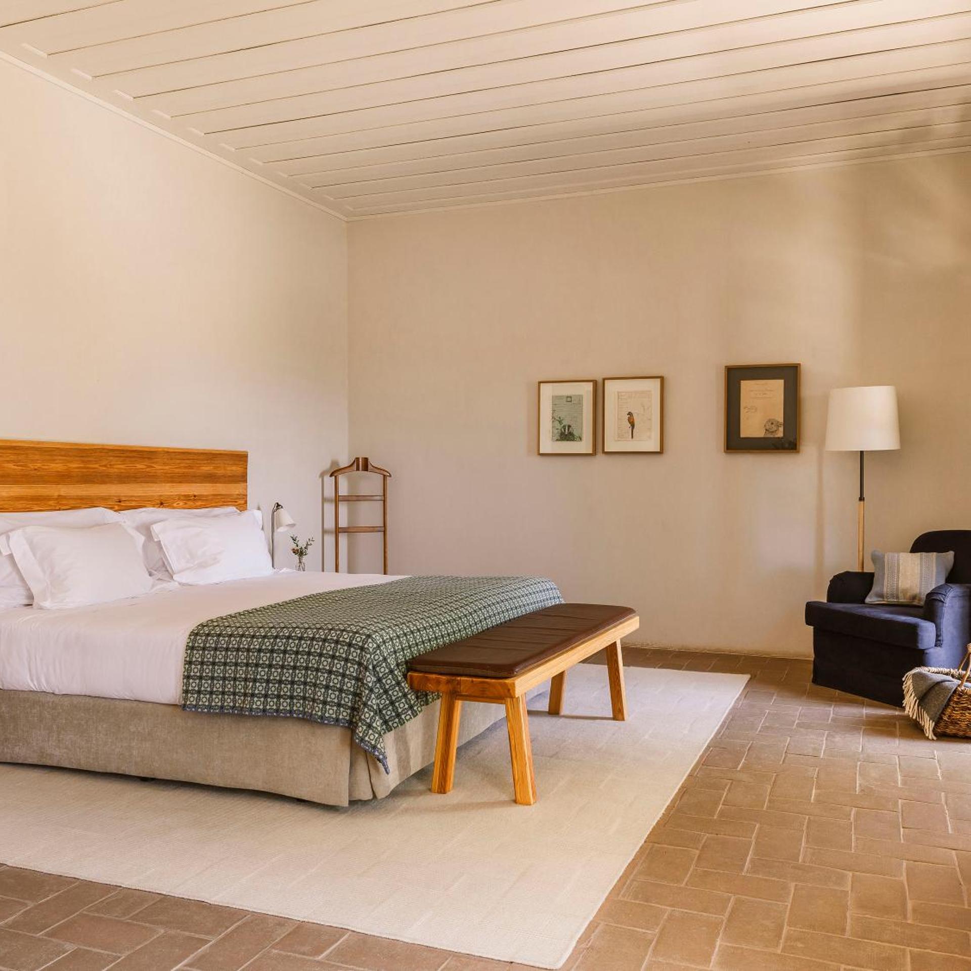 Room, Double or Twin Bed, Courtyard View