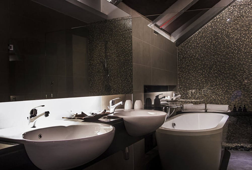 The Ranee Boutique Suites 72/74