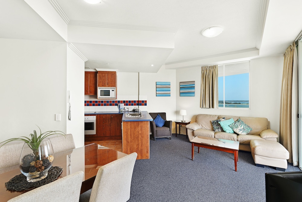 Crystal Bay On The Broadwater 46/79