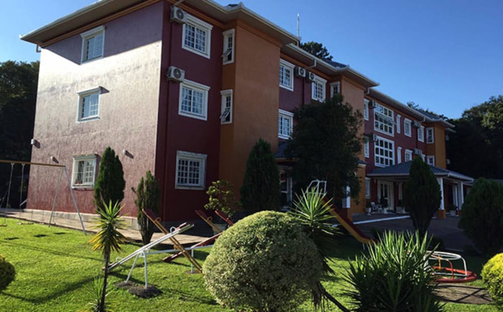 Galo Vermelho Hotel 61/67