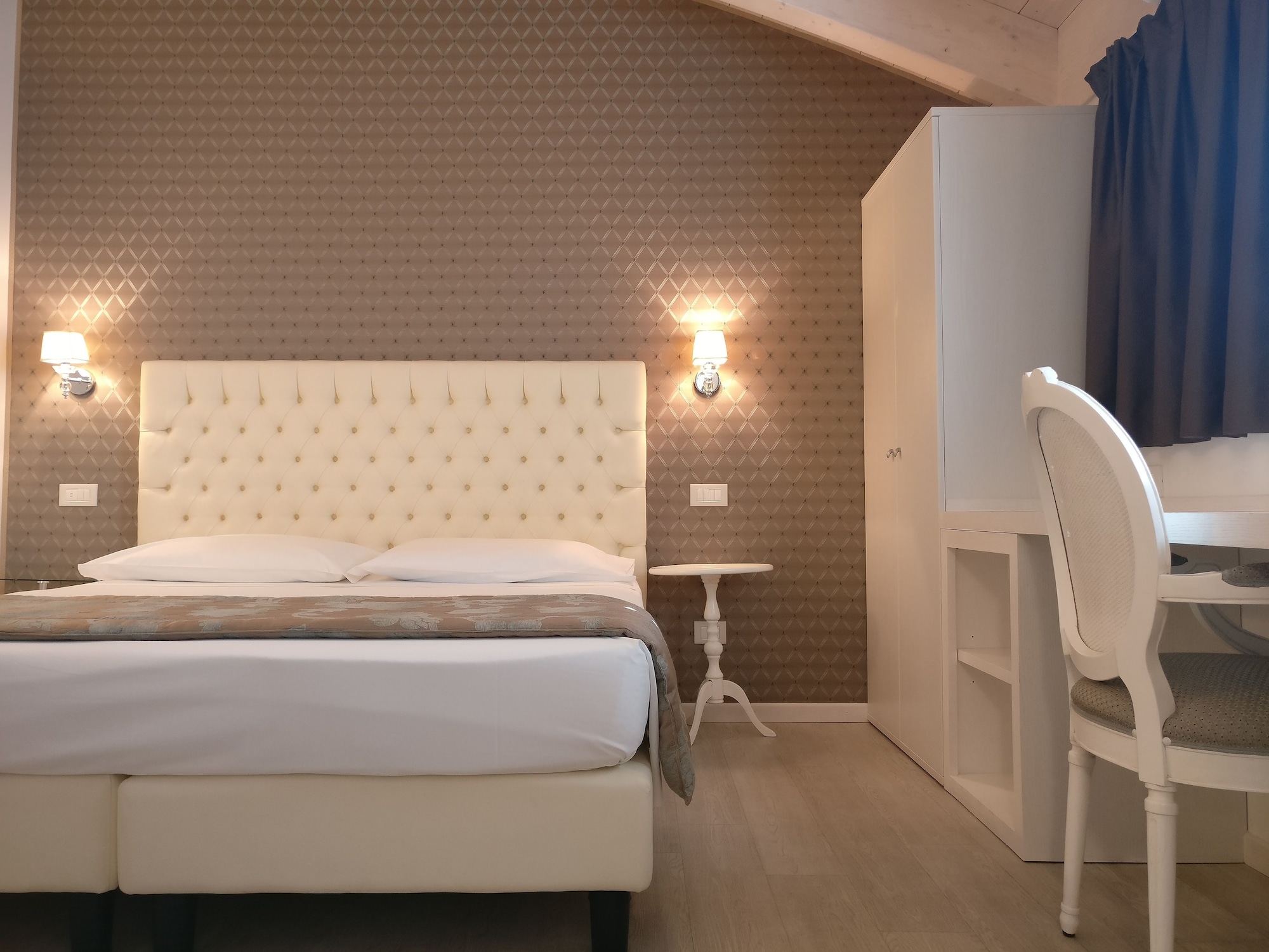 2 Bedrooms, Tower, Standard, Queen Bed، Nuova Opera Rooms 7/10