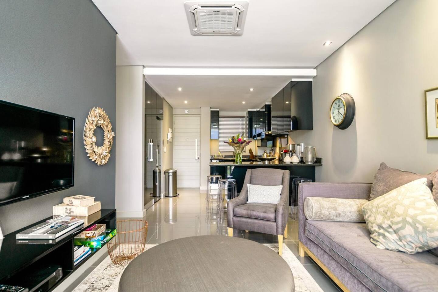 Lux Andringa Walk Apartments 8/22