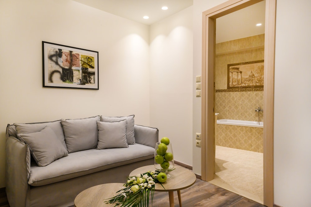 Emerald suites 16/32
