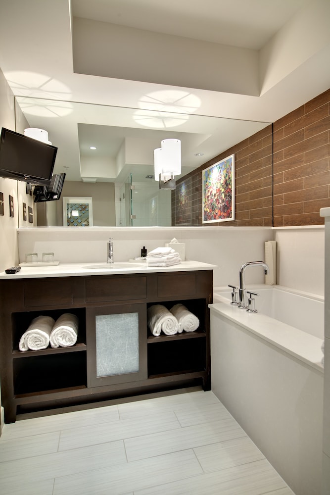 City Loft Hotel 59/59