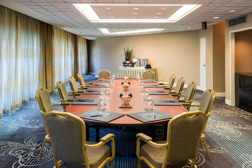 Hilton Houston Post Oak By The Galleria 62/77