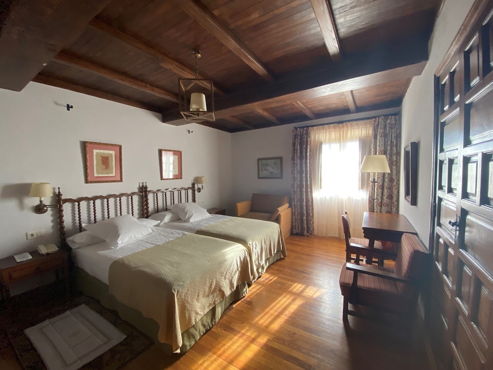 غرفة سوبيريور بسريرين منفصلين، Parador de Verin 2/2