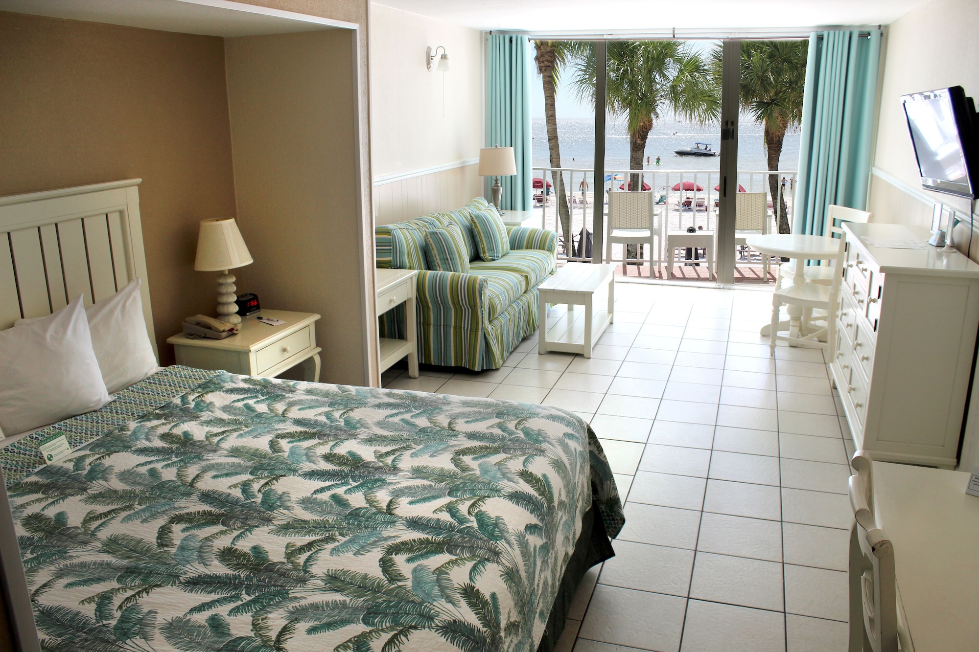 STANDARD, KING BED, BEACH FRONT, BALCONY