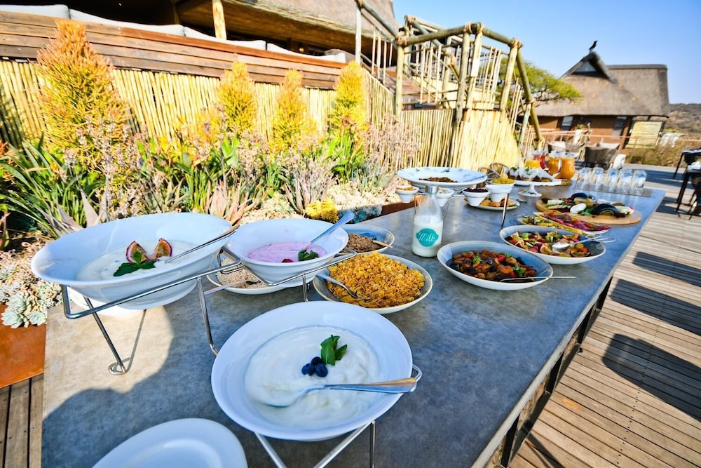 Nambiti Hills Private Game Lodge 30/50