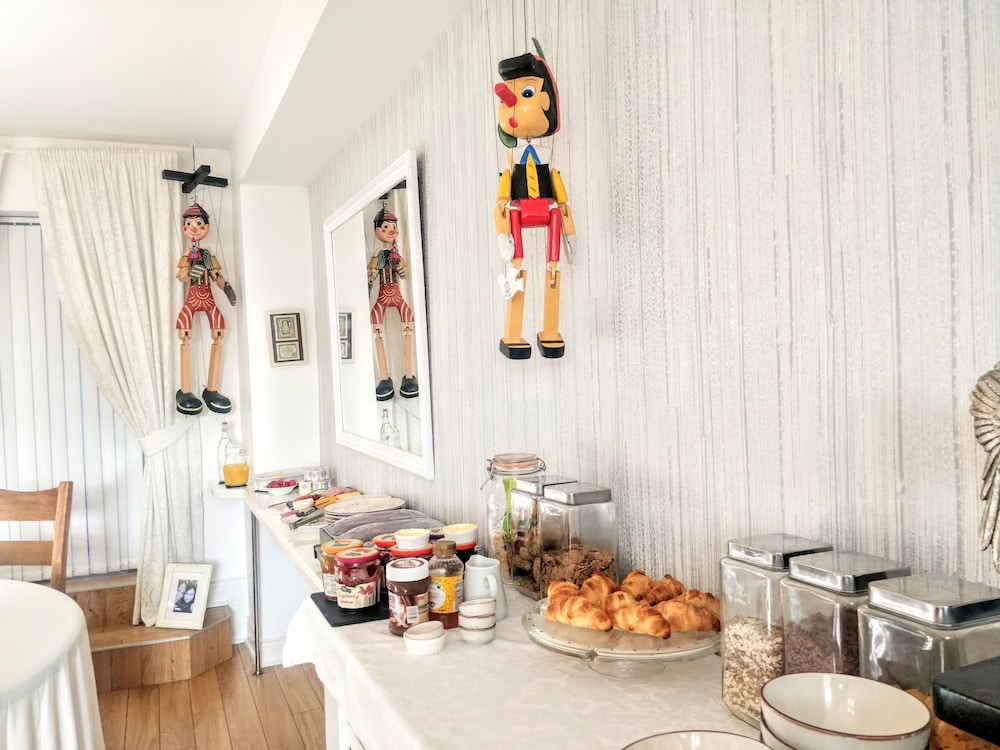 Angel House Bed Breakfast 25/38