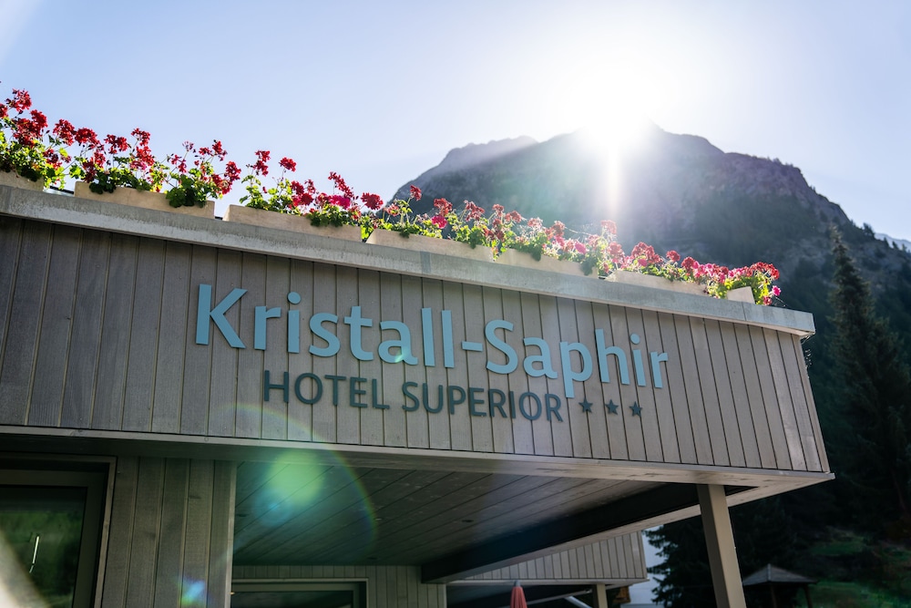 Kristall Saphir Hotel 4/74