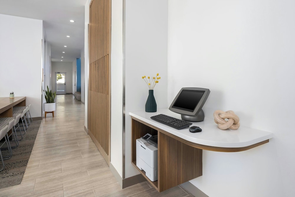 Element Savannah Midtown 30/40