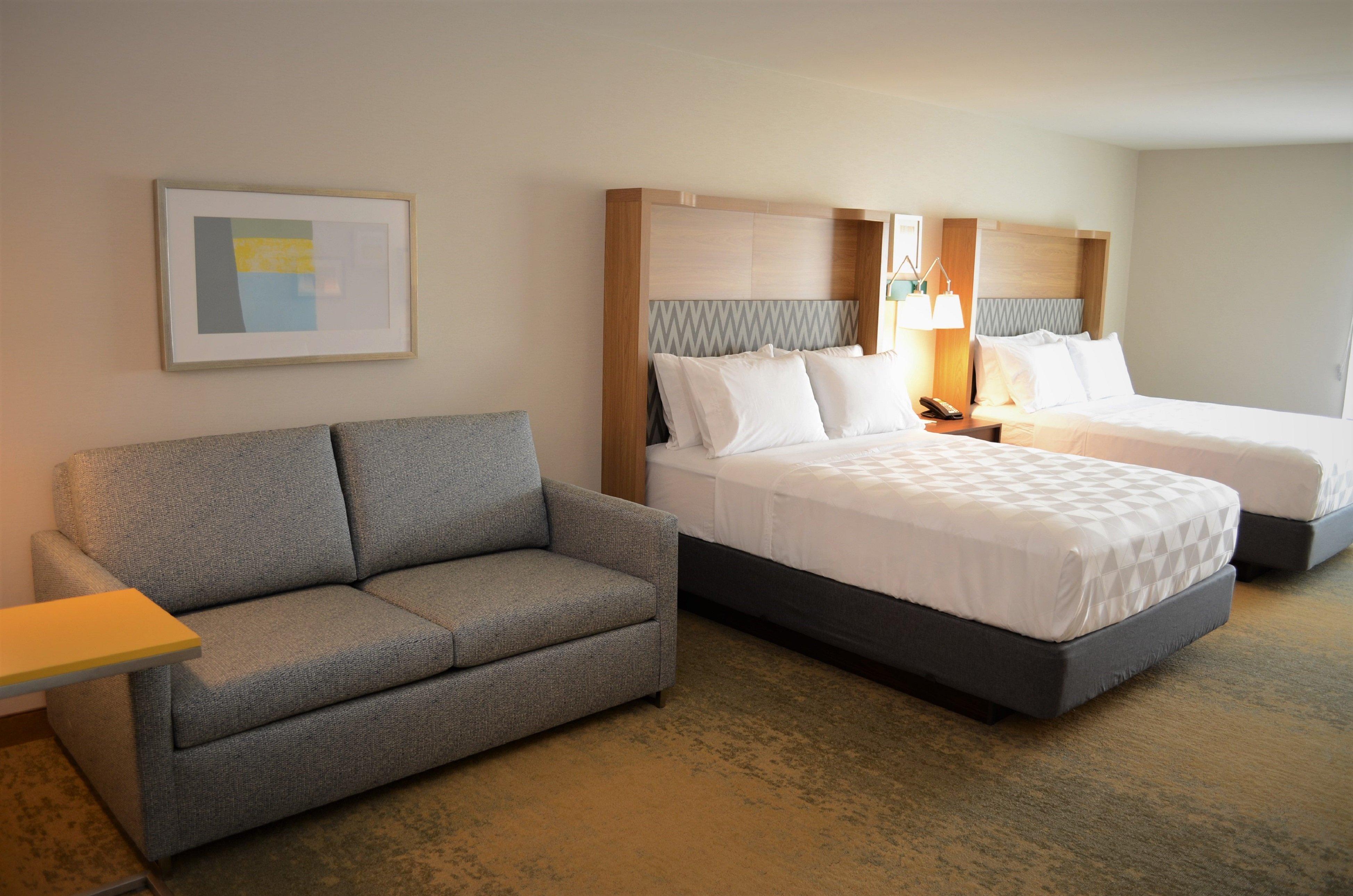 Premium, Queen Bed, Holiday Inn Edmonton S Ellerslie Rd 6/8