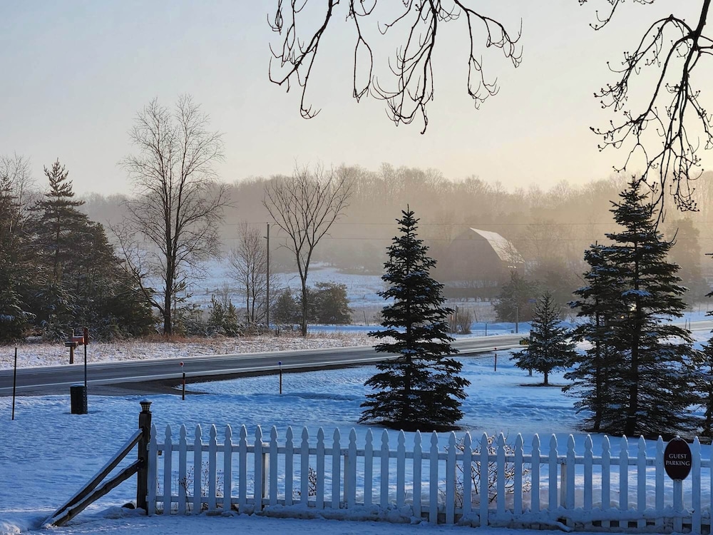Applesauce Inn Bed and Breakfast 19/22