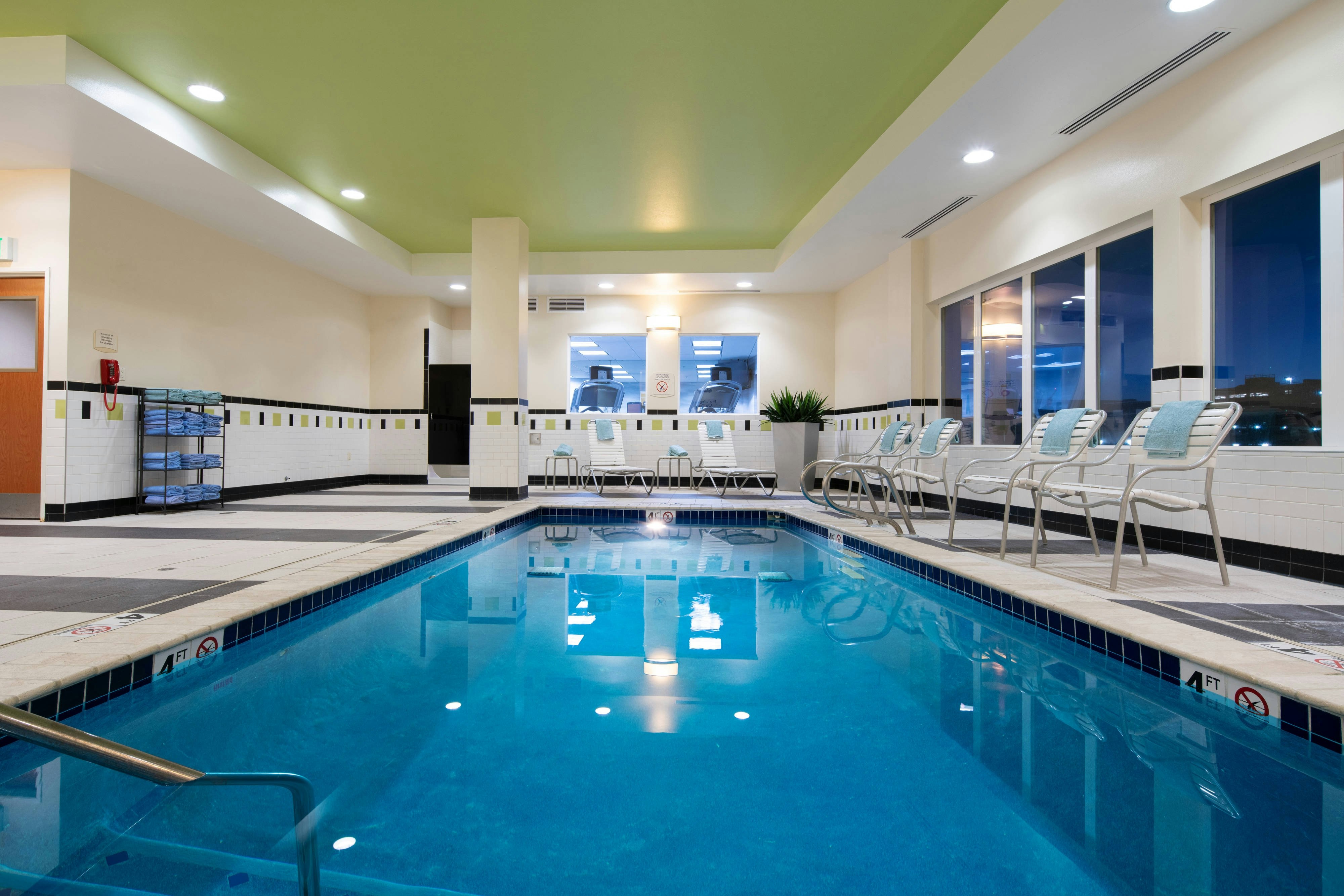 Fairfield Inn & Suites Seattle Bremerton 2/7