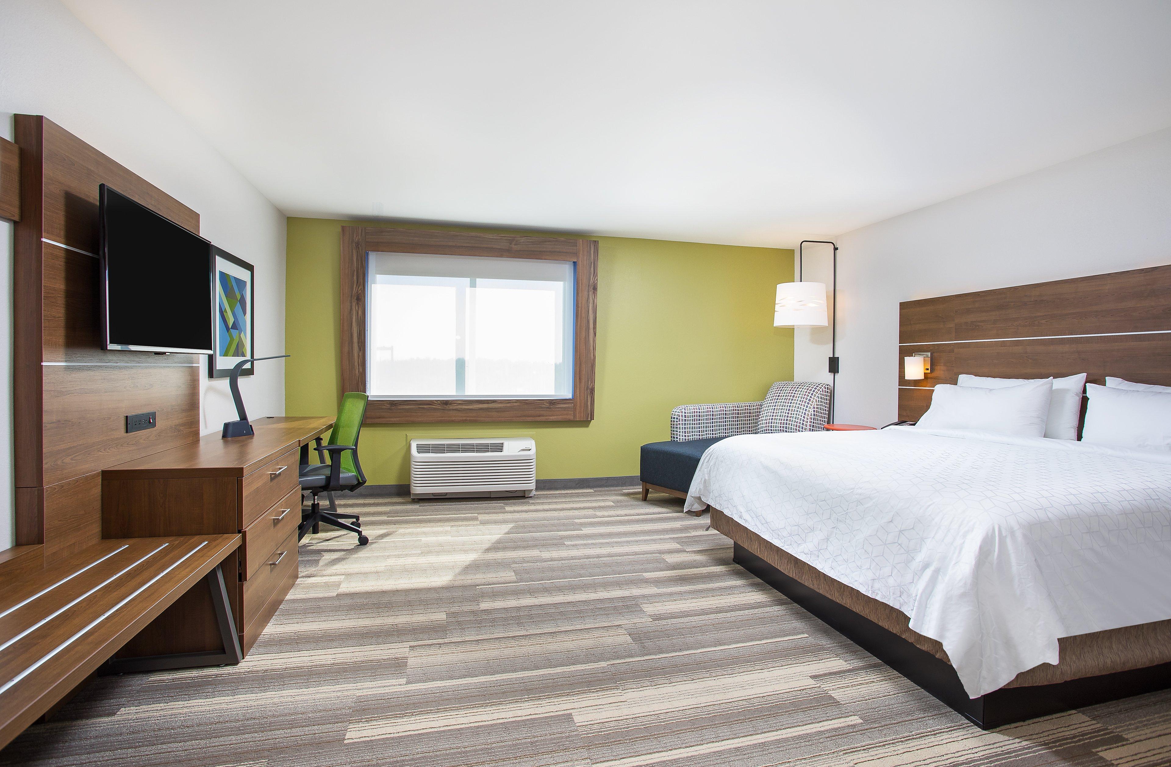 Standard, King Bed, Extra Floor Space, Accessible