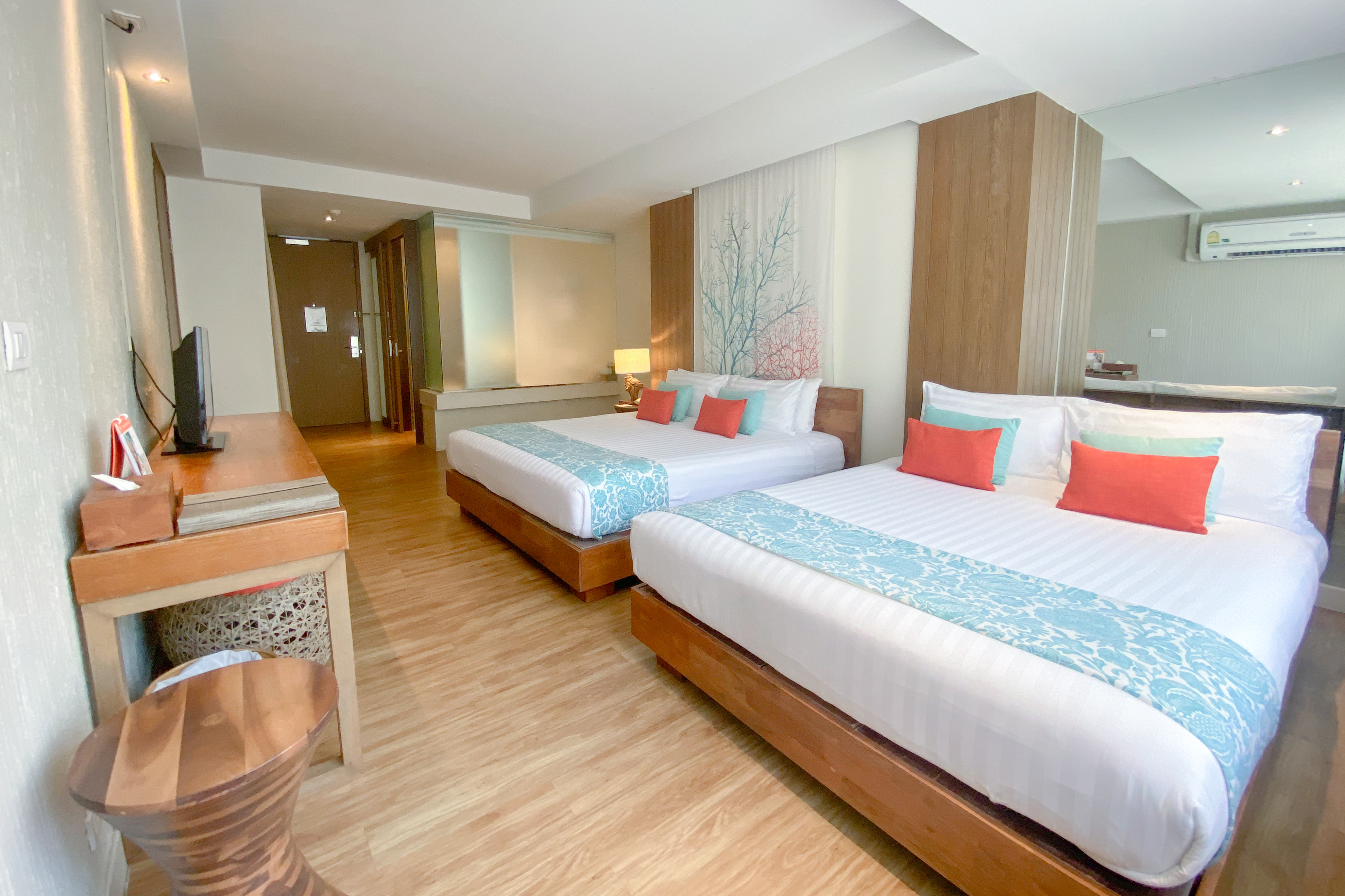 غرفة عائلية بسريرين، Bandara Beach Resort, Phuket 2/4