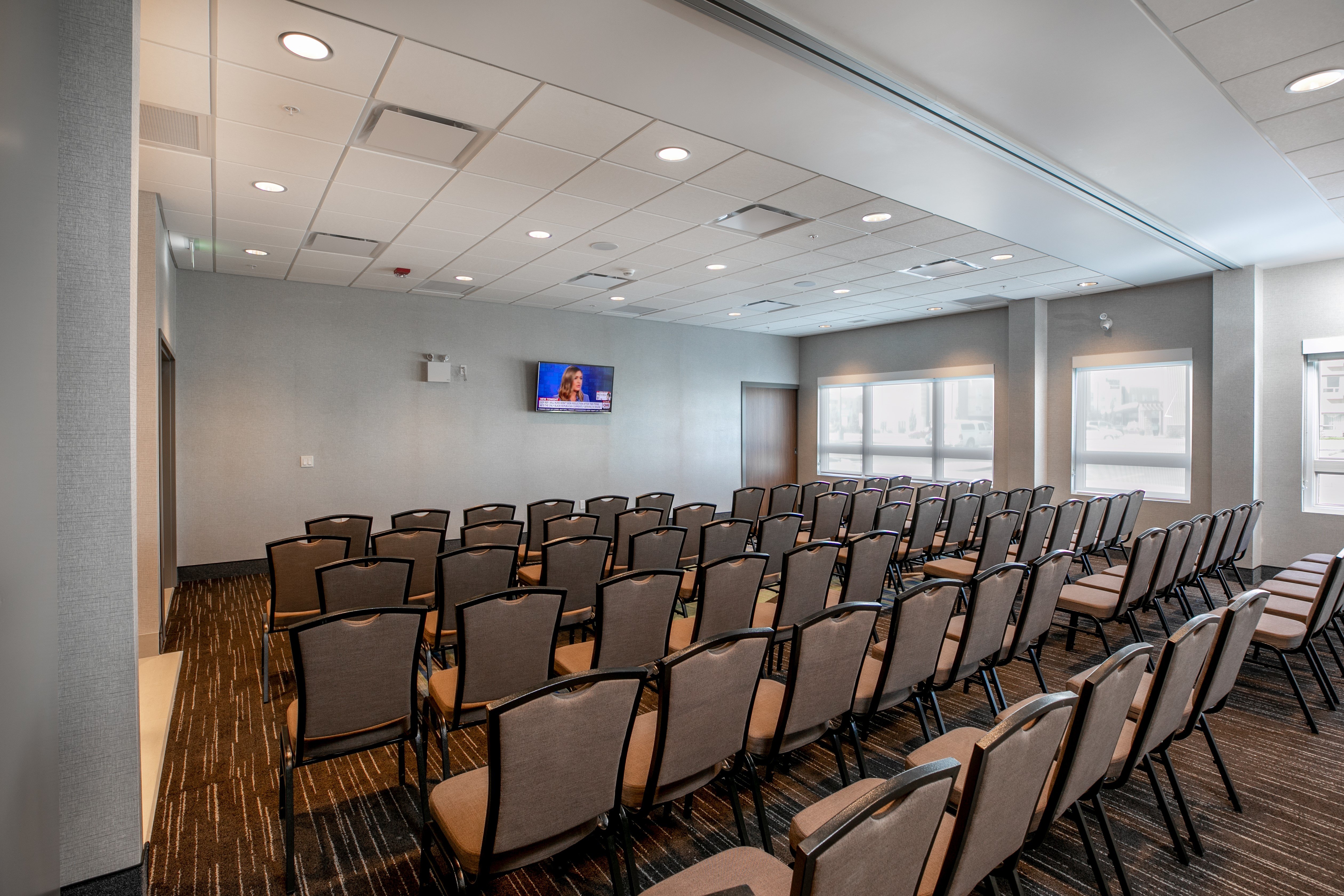 Holiday Inn Express Lethbridge Southeast 61/72