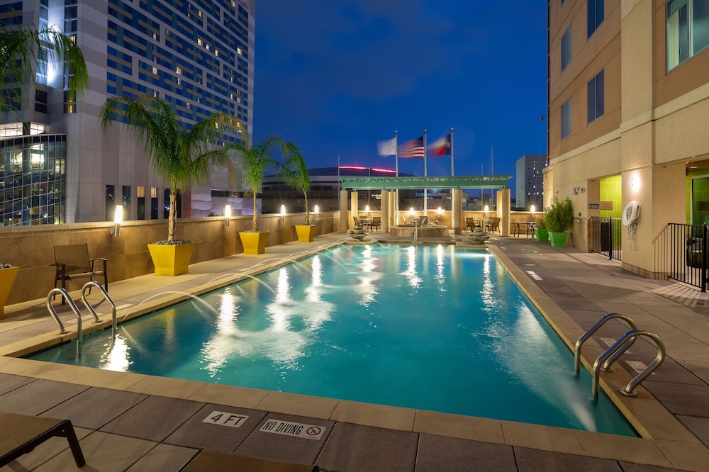 Embassy Suites by Hilton Houston Downtown 4/71