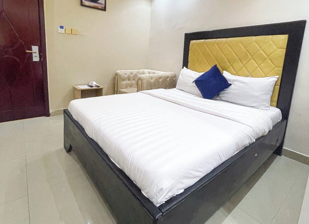 Linton Host Hotel 27/68