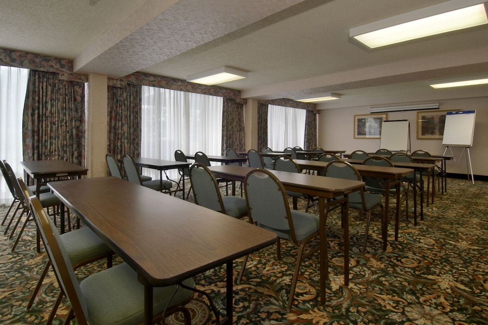 Economy Inn & Suites Shreveport 28/30