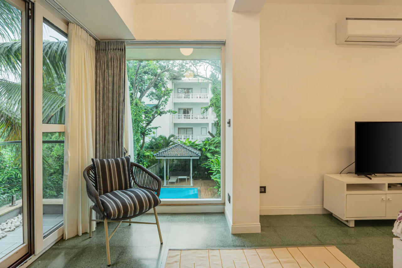 ELIVAAS Casa Del Mar 4BHK Villa with Pool, Bars, TV Lounge, Gazebo & Terraces, Goa 13/18