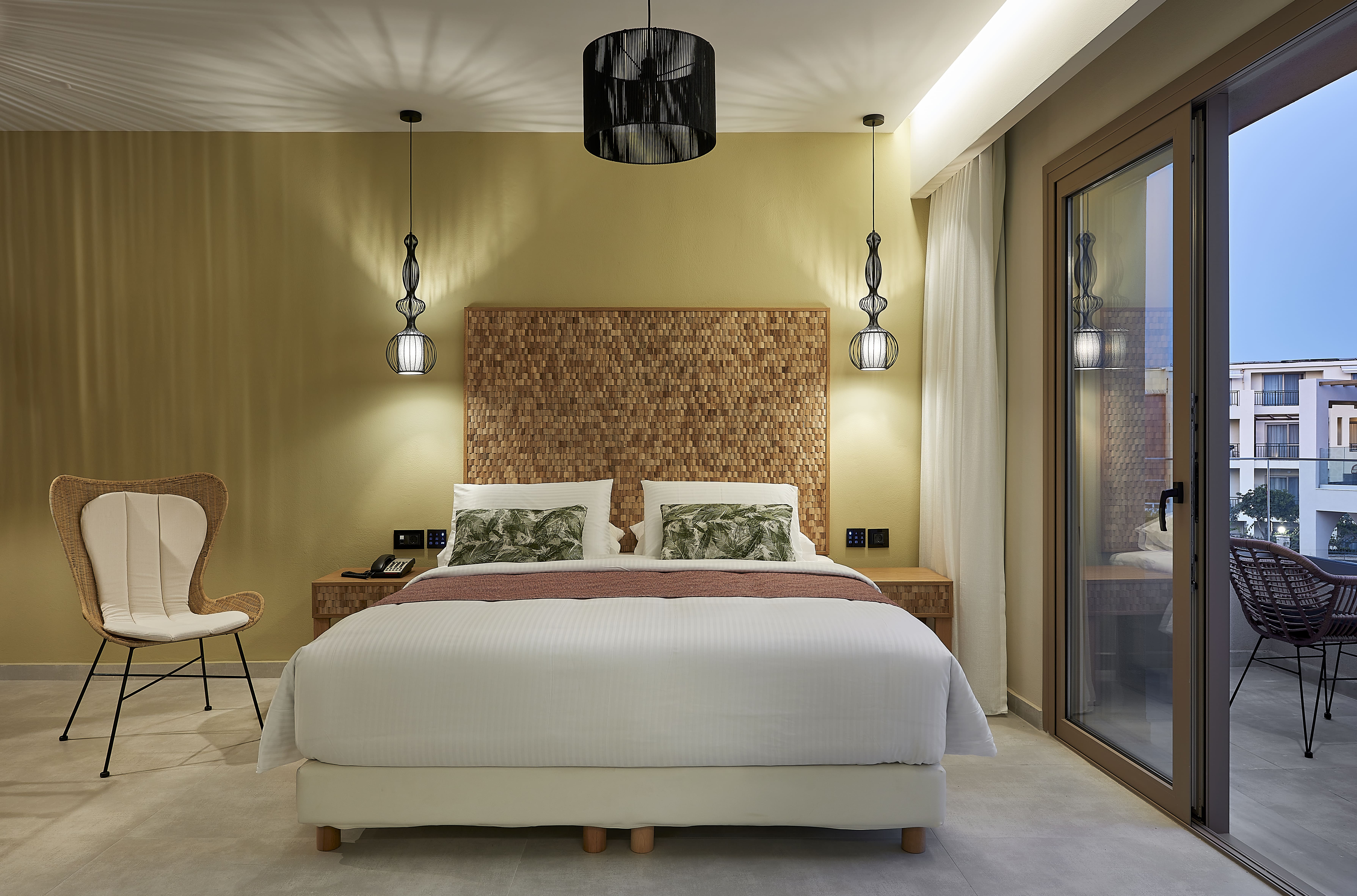Room, Double or Twin Bed, Lateral Side Sea View