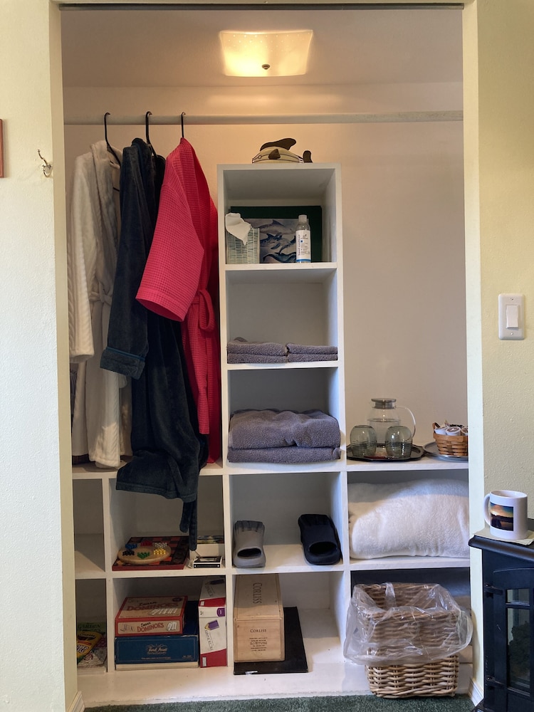 Cottage Lake Bed And Breakfast 24/50