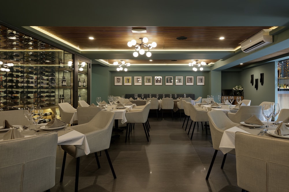 Origen 438 Luxury Boutique Hotel 43/57