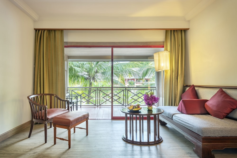 Cha-da Thai Village Resort 20/72