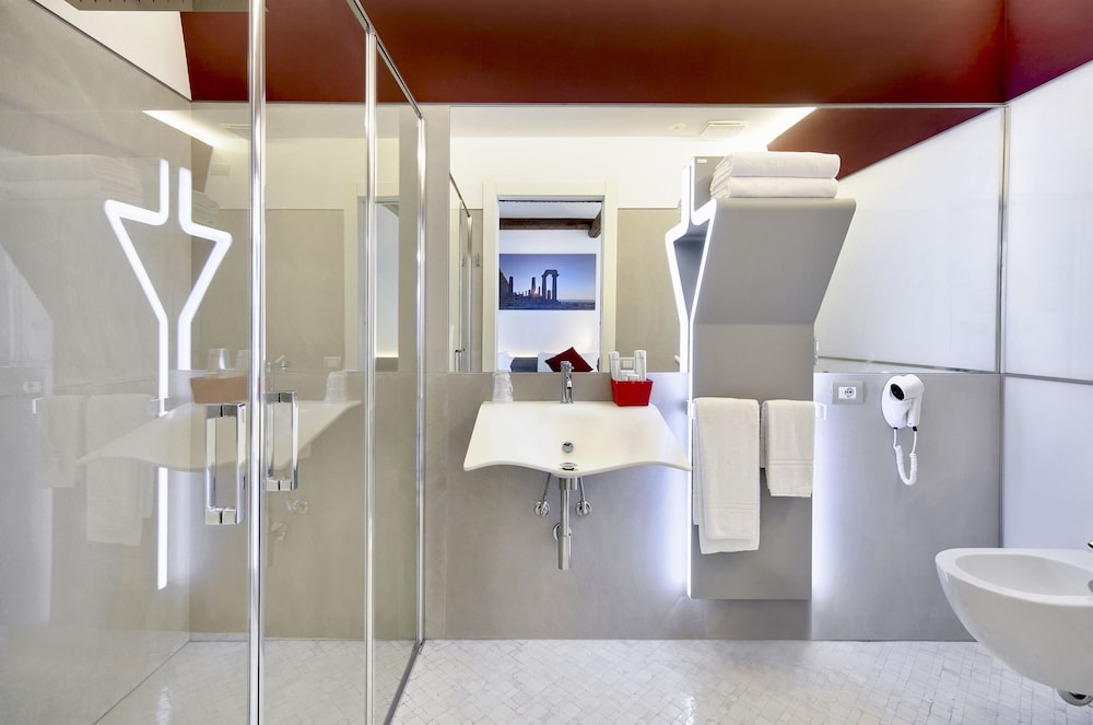 Zafran Boutique Hotel 49/50